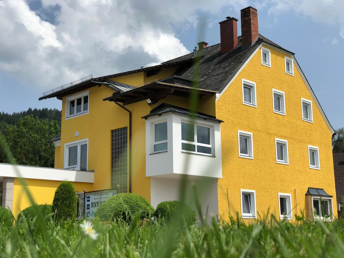Km Hotel Murtal Knittelfeld Exterior photo